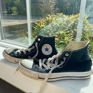 Black high top converse